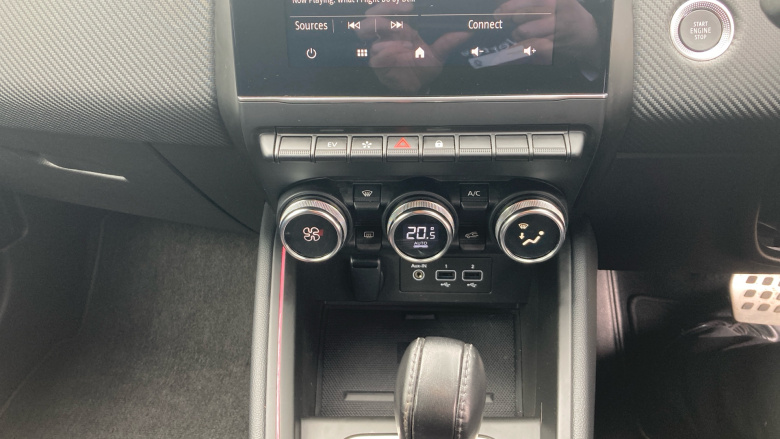 Renault Clio 1.6 E-TECH Hybrid 140 RS Line 5dr Auto Hybrid Hatchback